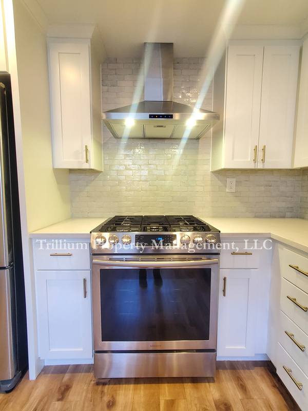 House for rent at 4835 N Willamette Blvd, Portland, OR 97203