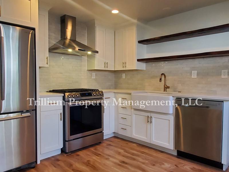 House for rent at 4835 N Willamette Blvd, Portland, OR 97203