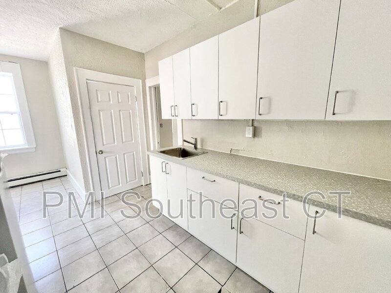 Apartment for rent at 92 Truman St #2, New London, CT 06320