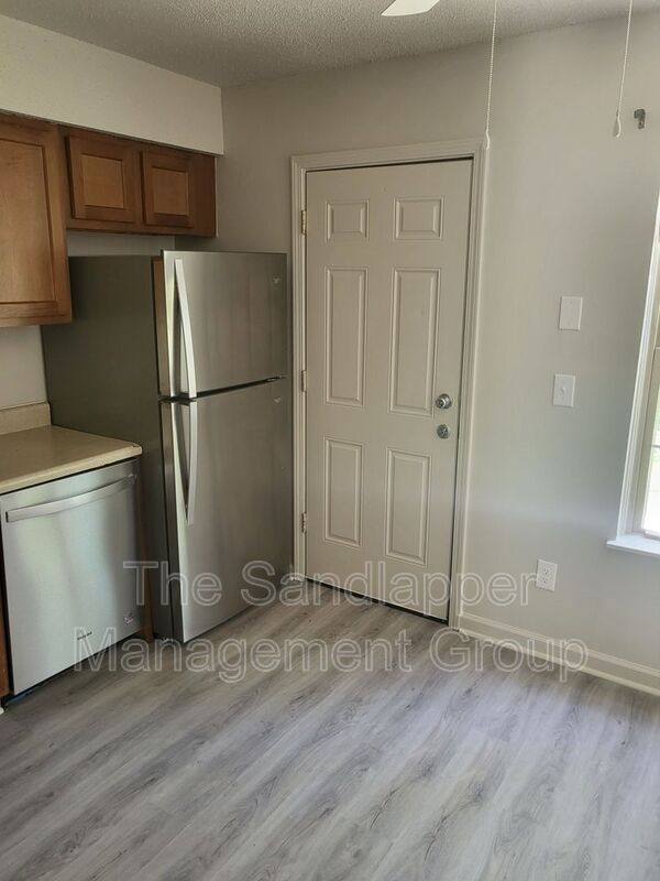 Townhouse for rent at 126 Langley Dr #B, Summerville, SC 29485