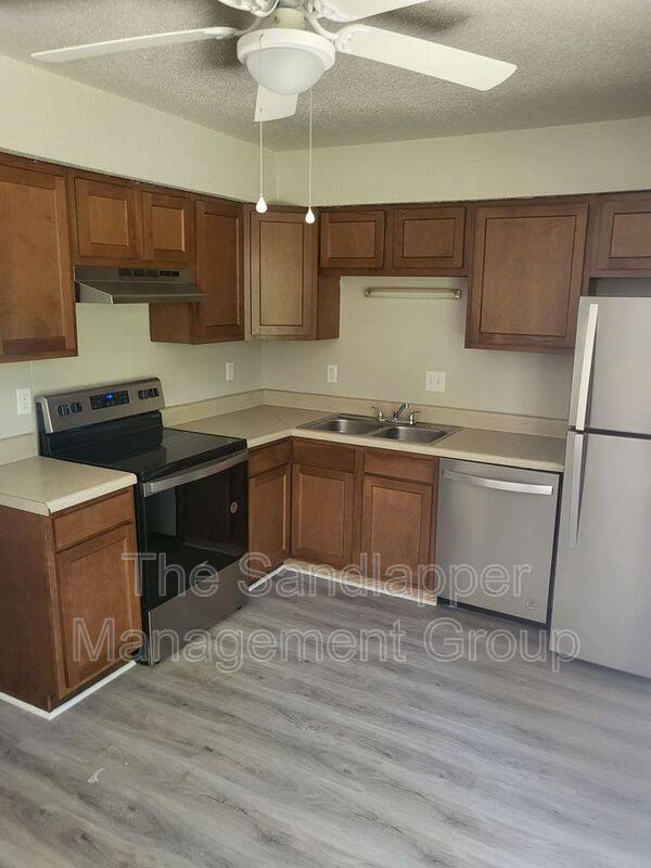 Townhouse for rent at 126 Langley Dr #B, Summerville, SC 29485