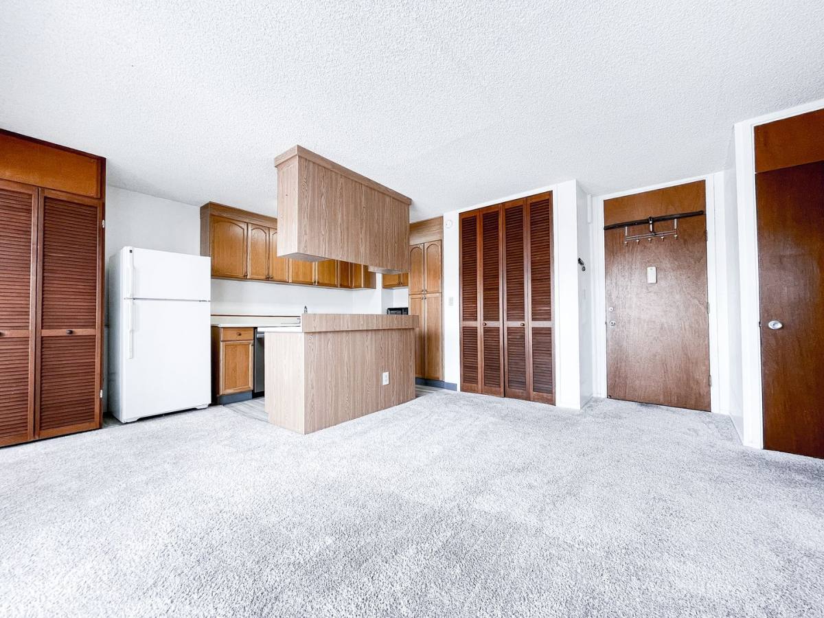 818 S King St, Honolulu, HI 96813