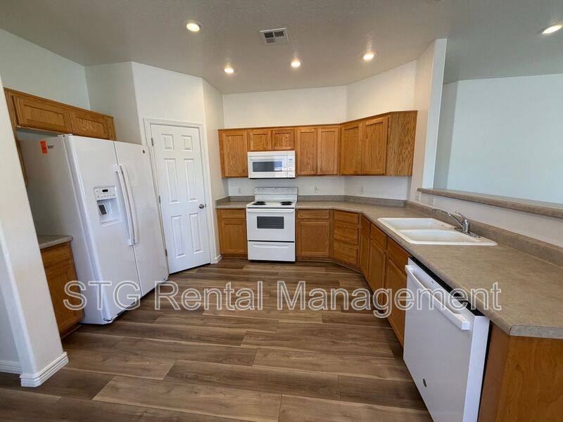 519 W Harvest Lane, Washington, UT 84780 - House for Rent - Image 9