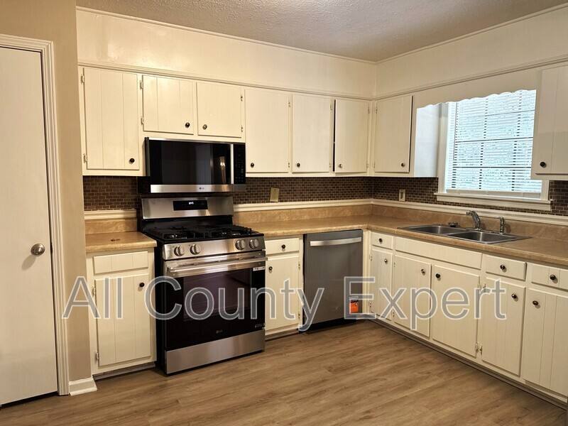 House for rent at 5798 Hilton Ridge Rd, Lithonia, GA 30058