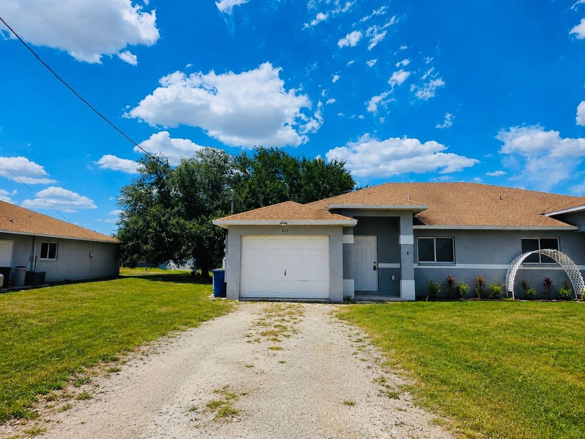 Townhouse for rent at 809 Alabama Rd S, Lehigh Acres, FL 33974