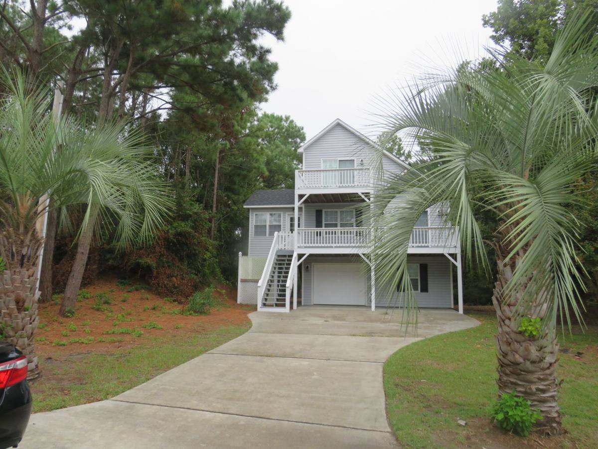 House for rent at 208 Stroud St, Emerald Isle, NC 28594