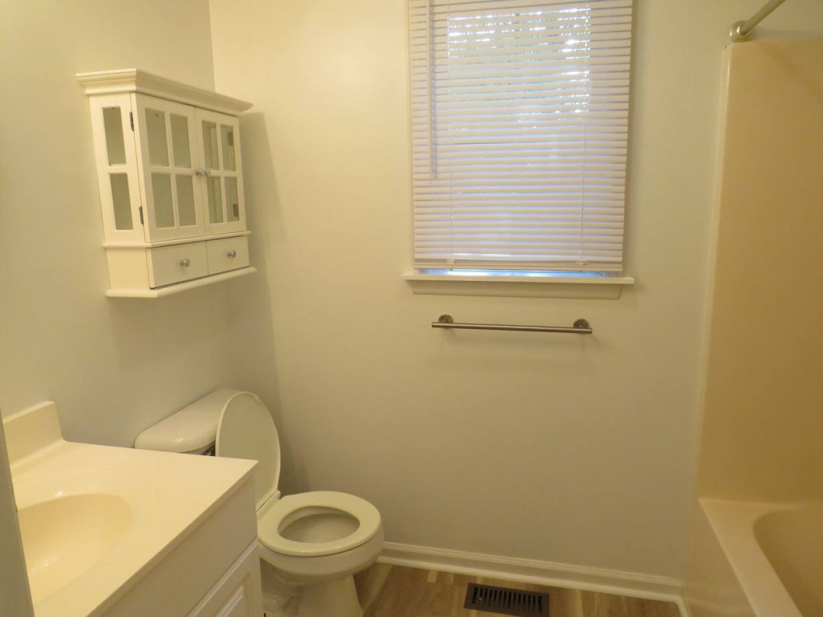 House for rent at 208 Stroud St, Emerald Isle, NC 28594