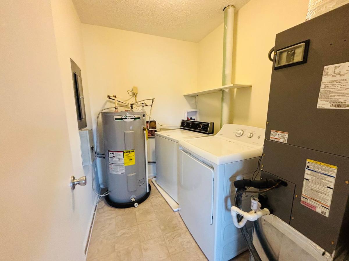 Apartment for rent at 1011-1013 Grove Ave, Radford, VA 24141