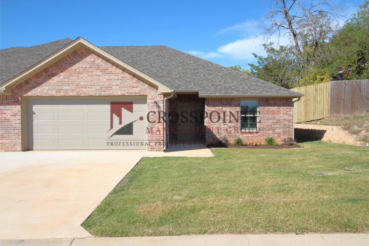 Townhouse for rent at 6318 Villa Rosa Way, Tyler, TX 75707