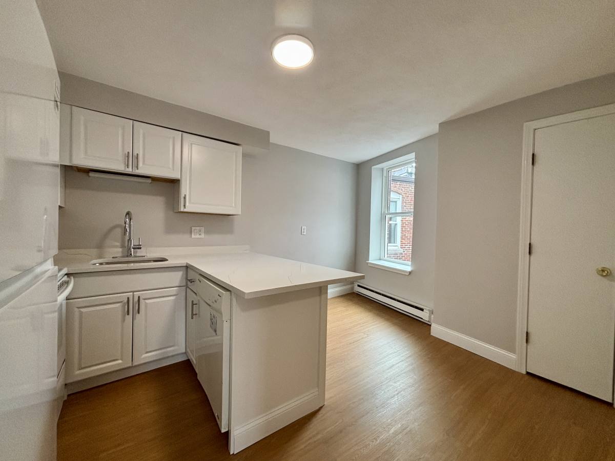 440 Hanover St #5A, Boston, MA 02113