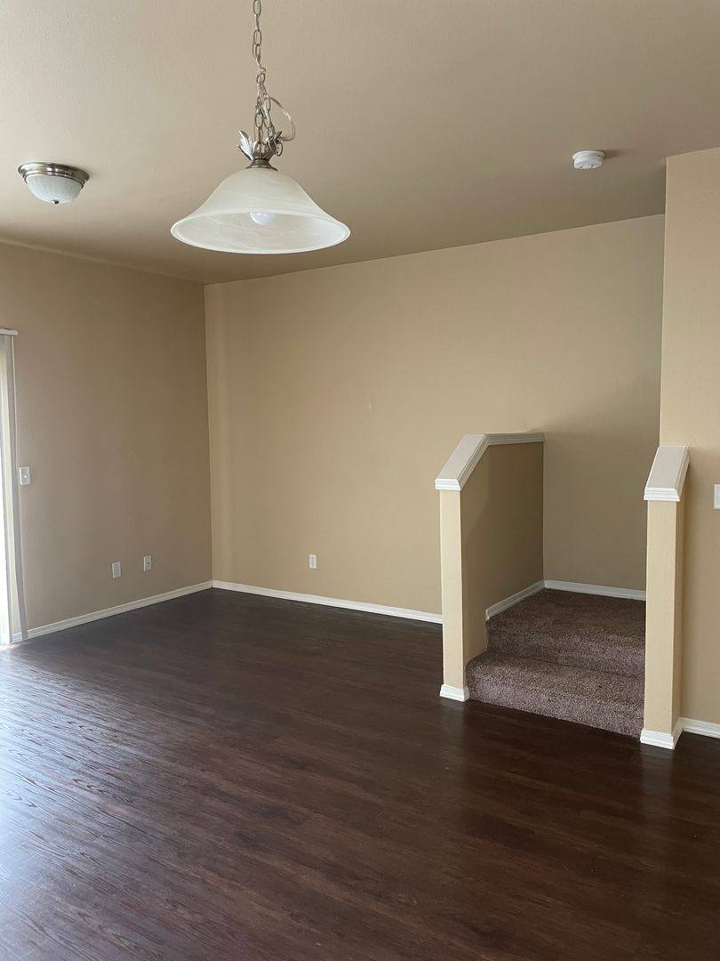 Townhouse for rent at 5815 Reed Lane SE, Salem, OR 97306