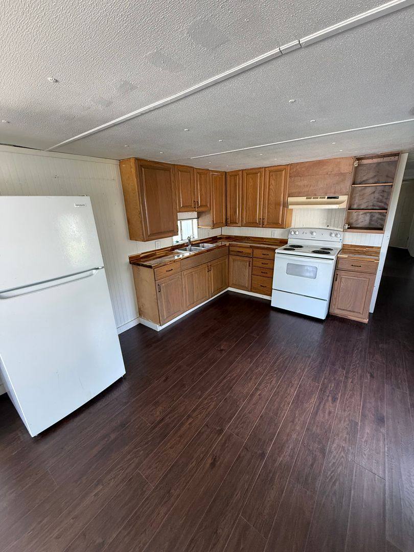 Apartment for rent at 1040 Harding Blvd, Cotter, AR 72626