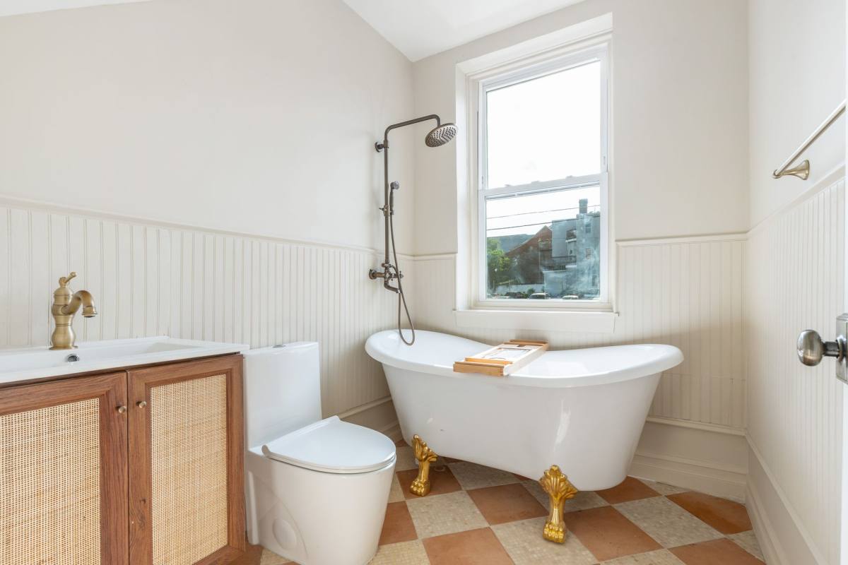 Apartment for rent at 999 N 15th St, Philadelphia, PA 19130