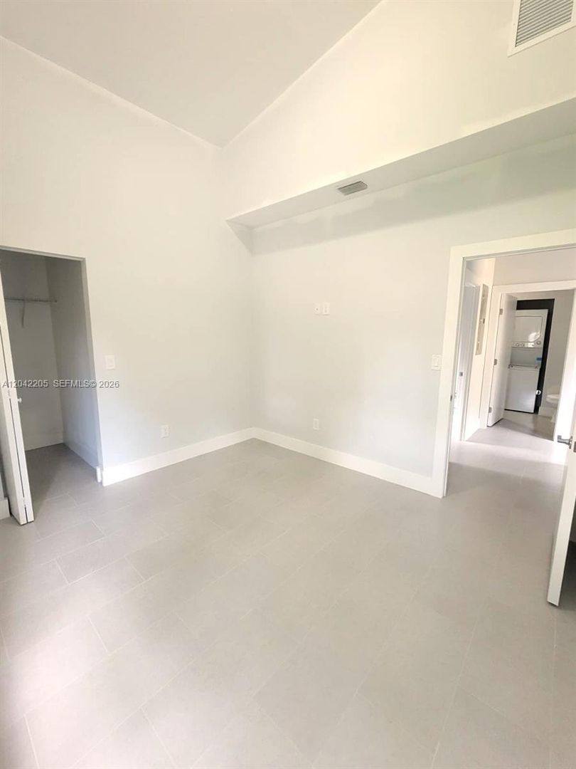 House for rent at 313 NE 169th St, Miami, FL 33162