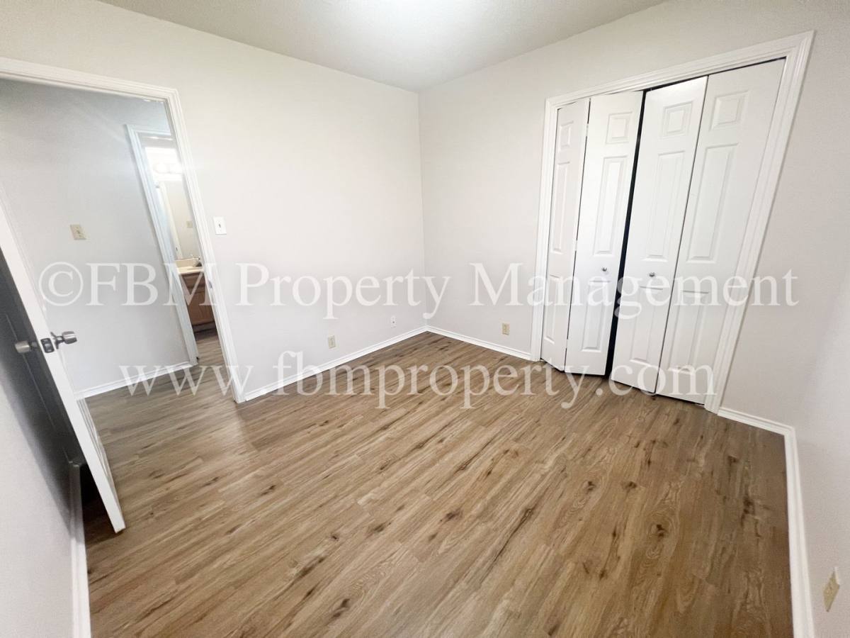 Apartment for rent at 221 Highland Ave, Waxahachie, TX 75165