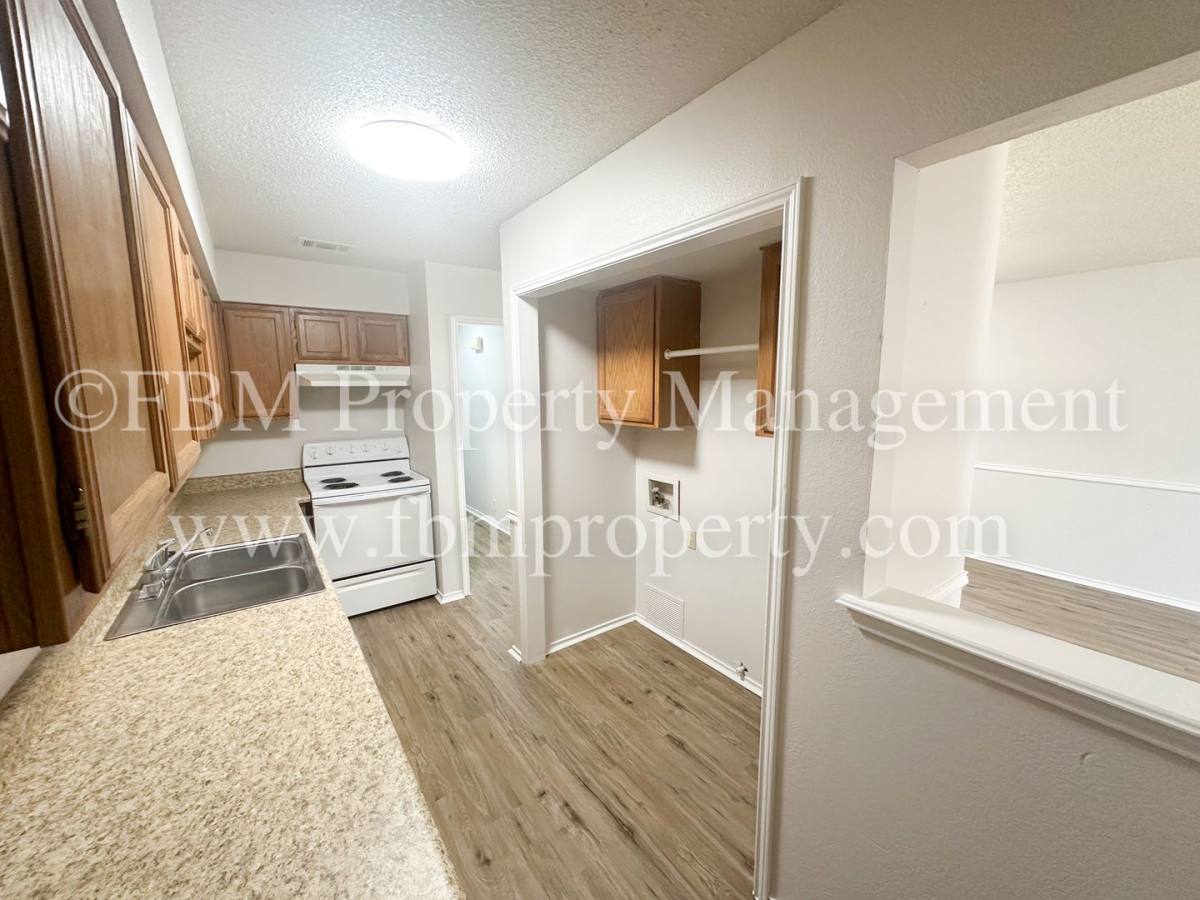Apartment for rent at 221 Highland Ave, Waxahachie, TX 75165