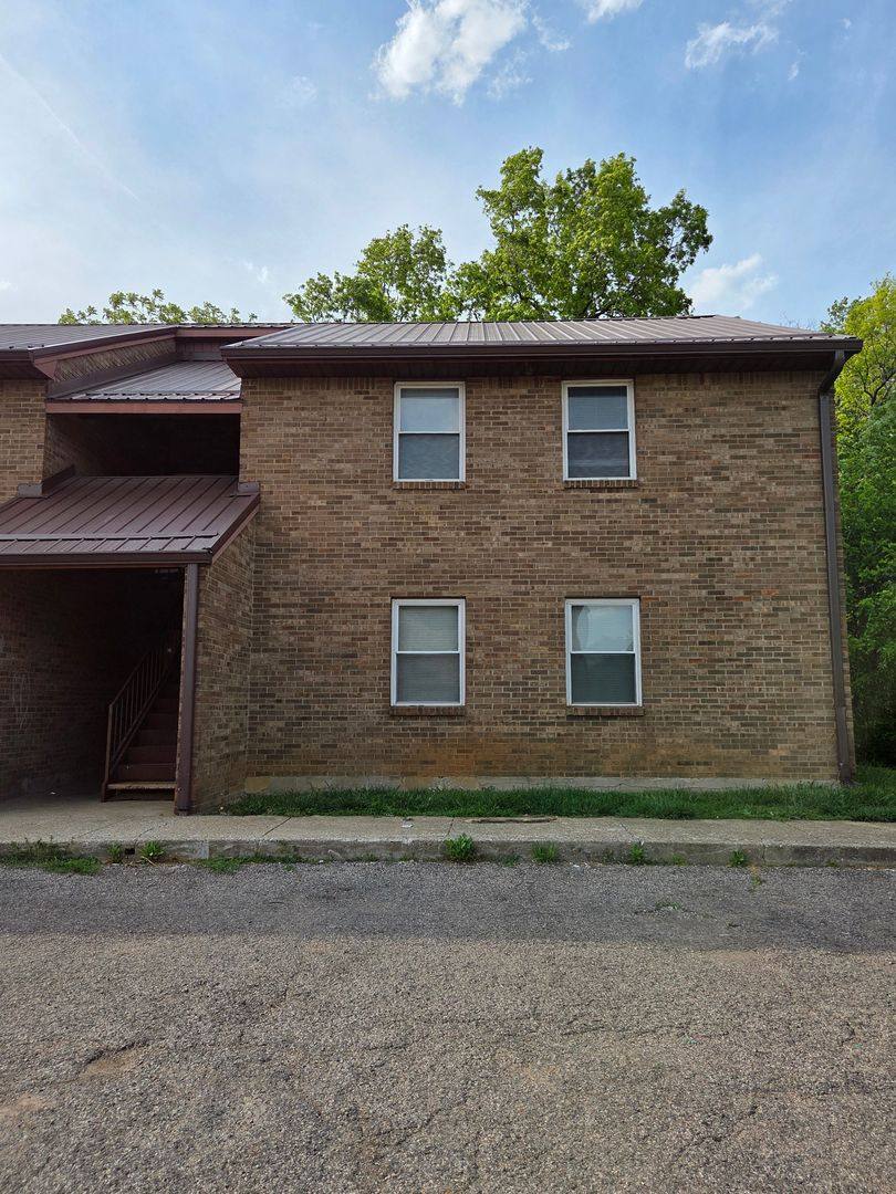 Apartment for rent at 1590 Illinois Rd, Radcliff, KY 40160