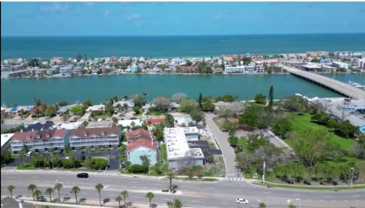 Apartment for rent at 9250 Blind Pass Rd, Saint Petersburg, FL 33706