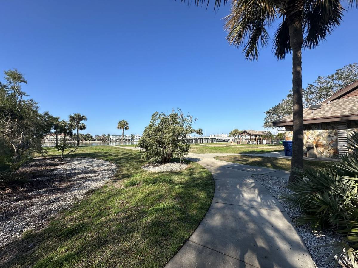 Apartment for rent at 9250 Blind Pass Rd, Saint Petersburg, FL 33706