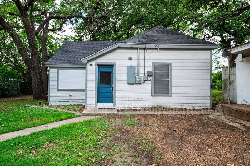 House for rent at 107 Windsor Court, Weatherford, TX 76086