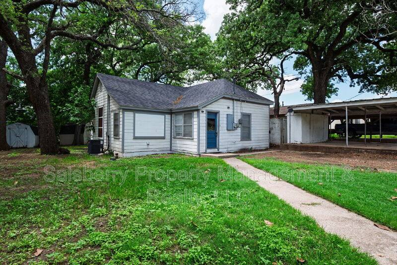 House for rent at 107 Windsor Court, Weatherford, TX 76086