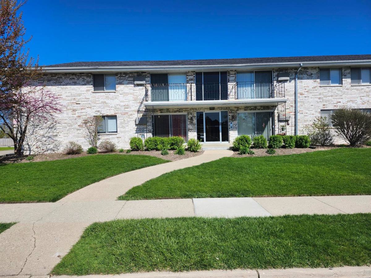 Apartment for rent at Park Avenue, 1643-1719 15th Ave, Kenosha, WI 53140