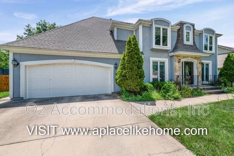 House for rent at 10508 Reeder St, Overland Park, KS 66214