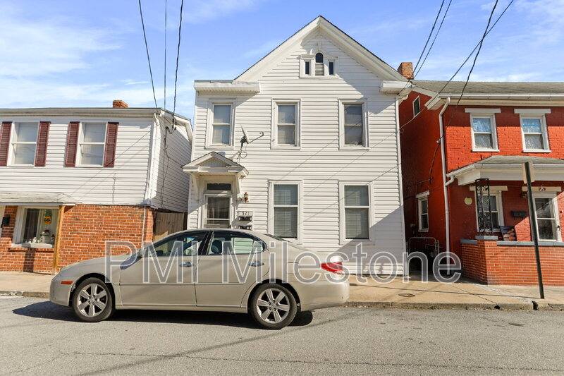 Apartment for rent at 721 2nd St #A, Martinsburg, WV 25404