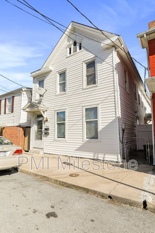 Apartment for rent at 721 2nd St #A, Martinsburg, WV 25404
