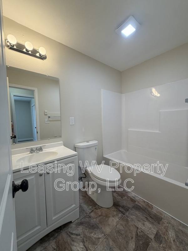 Apartment for rent at 1101 Main Ave #5, Nitro, WV 25143