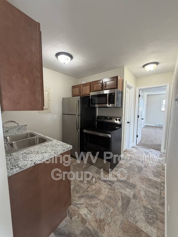 Apartment for rent at 1101 Main Ave #5, Nitro, WV 25143
