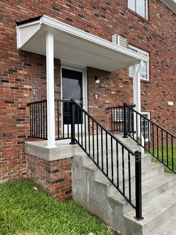 Apartment for rent at 1101 Main Ave #7, Nitro, WV 25143