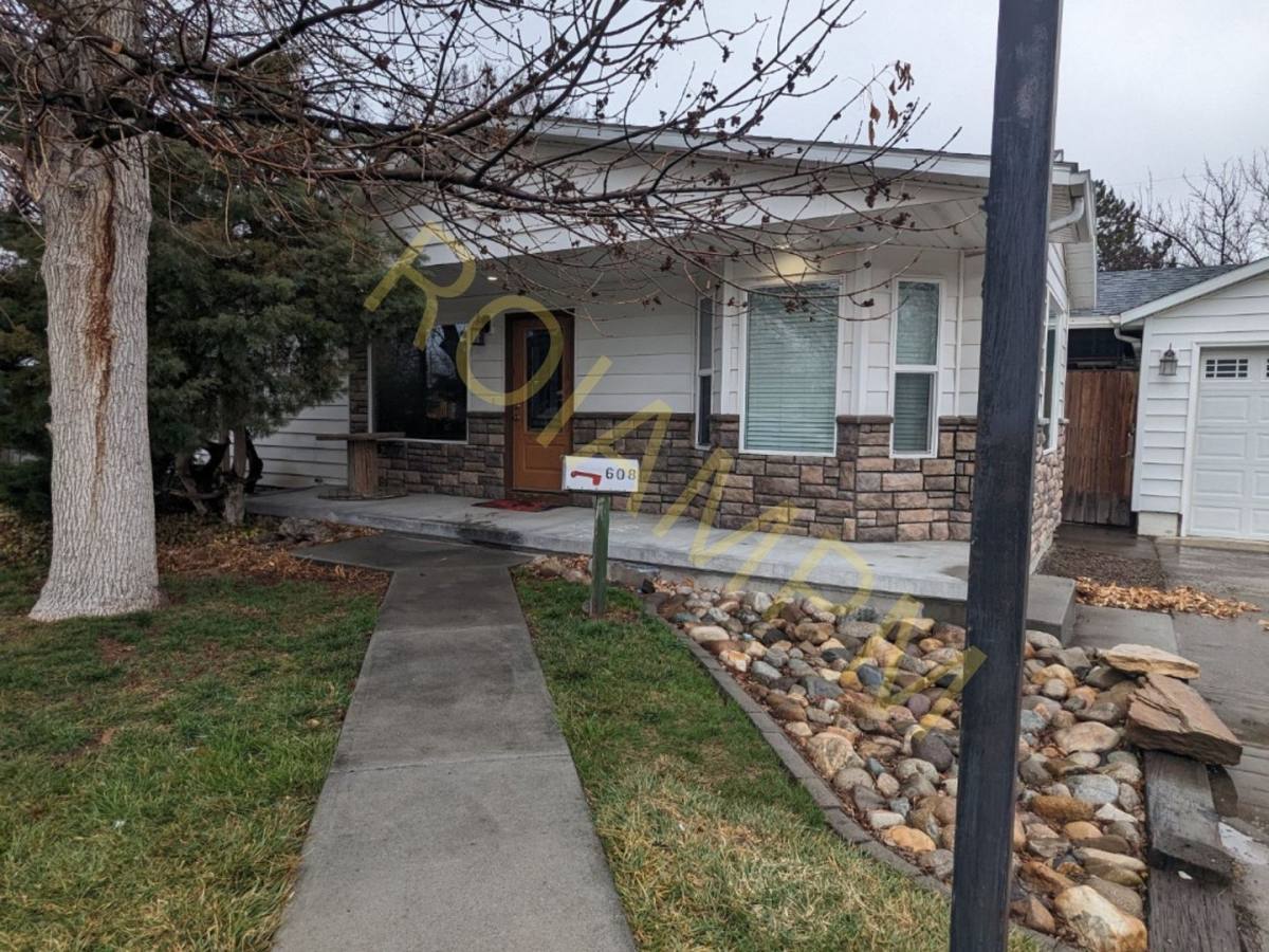 House for rent at 608 Pierce St, Twin Falls, ID 83301