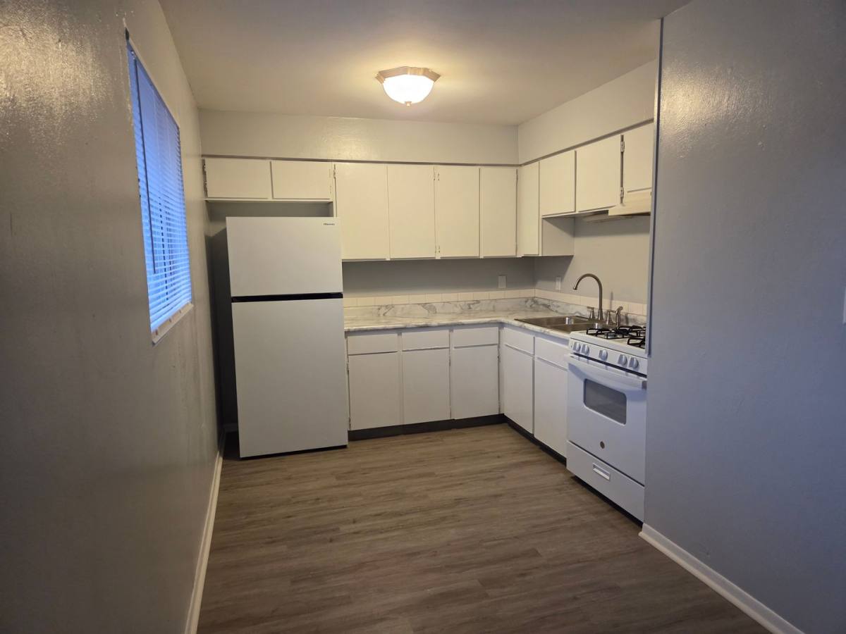 Apartment for rent at 227 W Elm St, Chillicothe, IL 61523