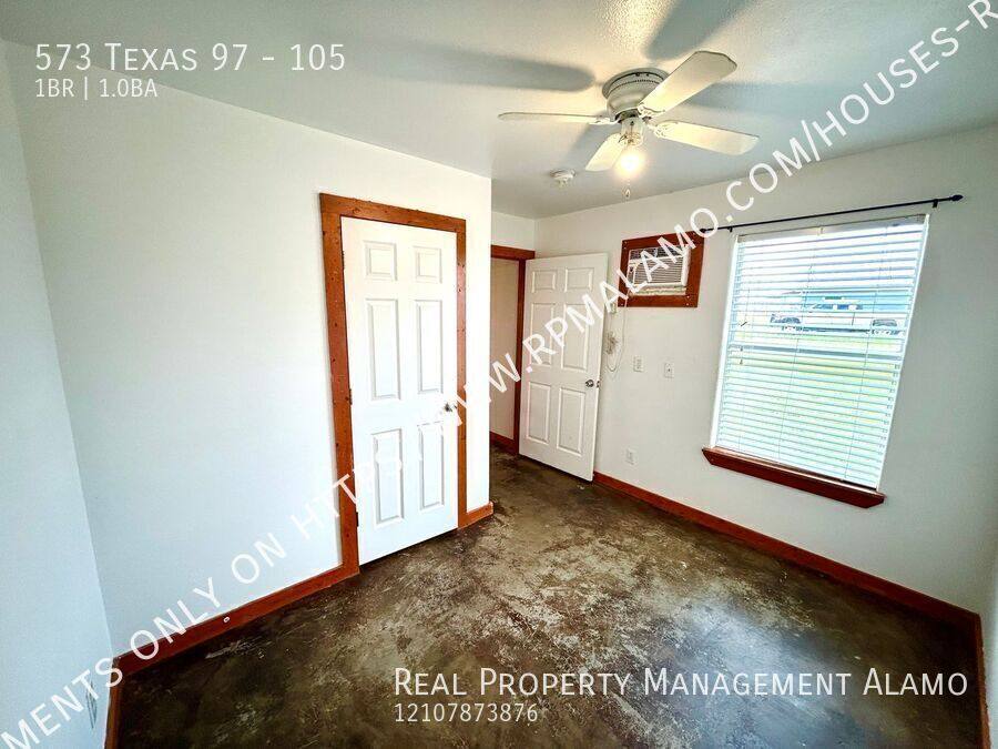 Apartment for rent at 573 Texas 97 #105, Floresville, TX 78114