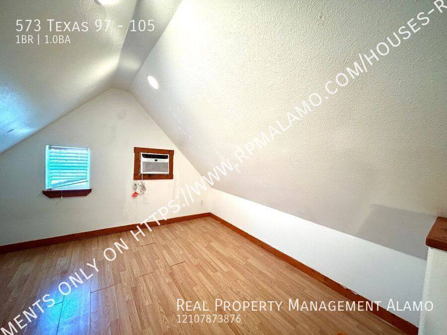 Apartment for rent at 573 Texas 97 #105, Floresville, TX 78114