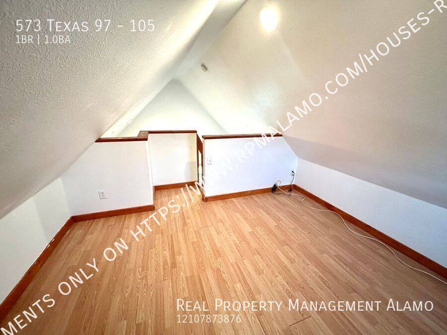 Apartment for rent at 573 Texas 97 #105, Floresville, TX 78114