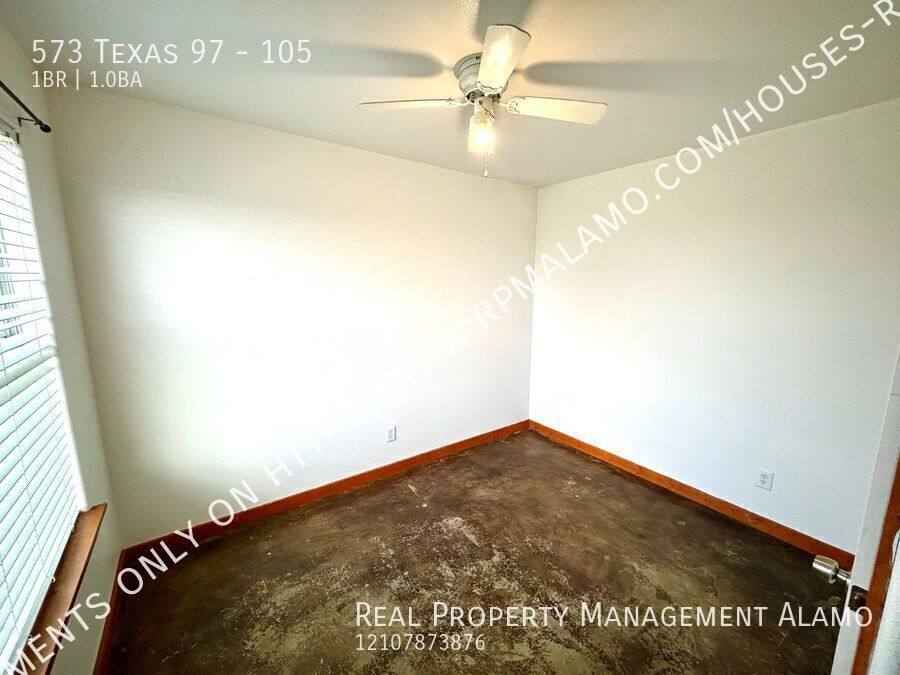Apartment for rent at 573 Texas 97 #105, Floresville, TX 78114