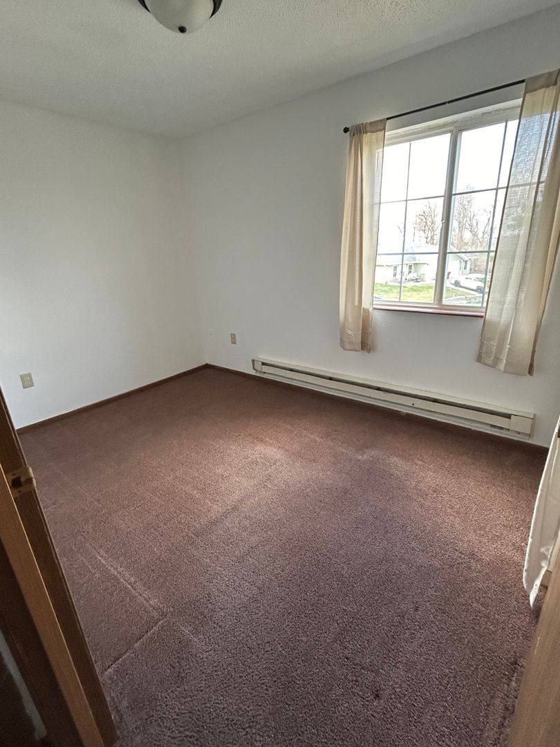 Apartment for rent at 208-220 Glenda Dr, Marshalltown, IA 50158