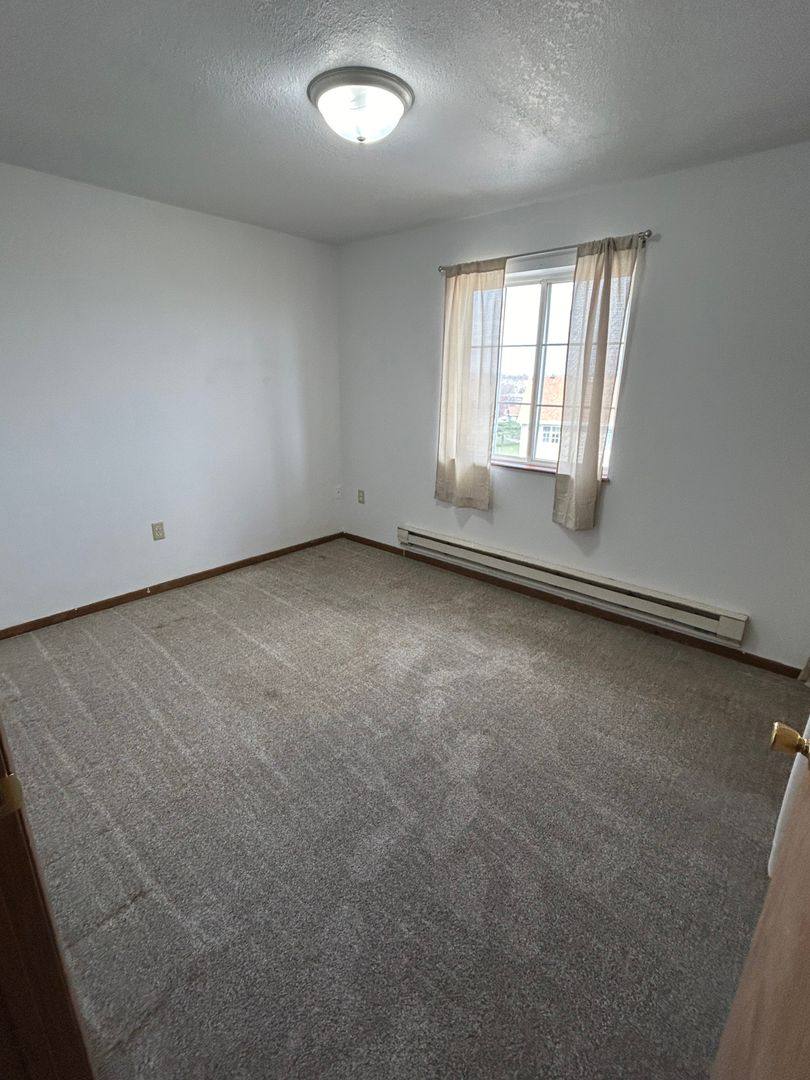 Apartment for rent at 208-220 Glenda Dr, Marshalltown, IA 50158