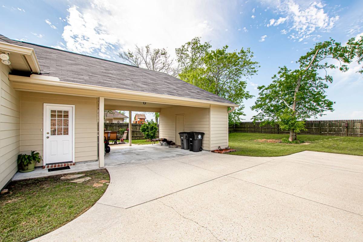 House for rent at 10580 Springglen Court, Baton Rouge, LA 70810