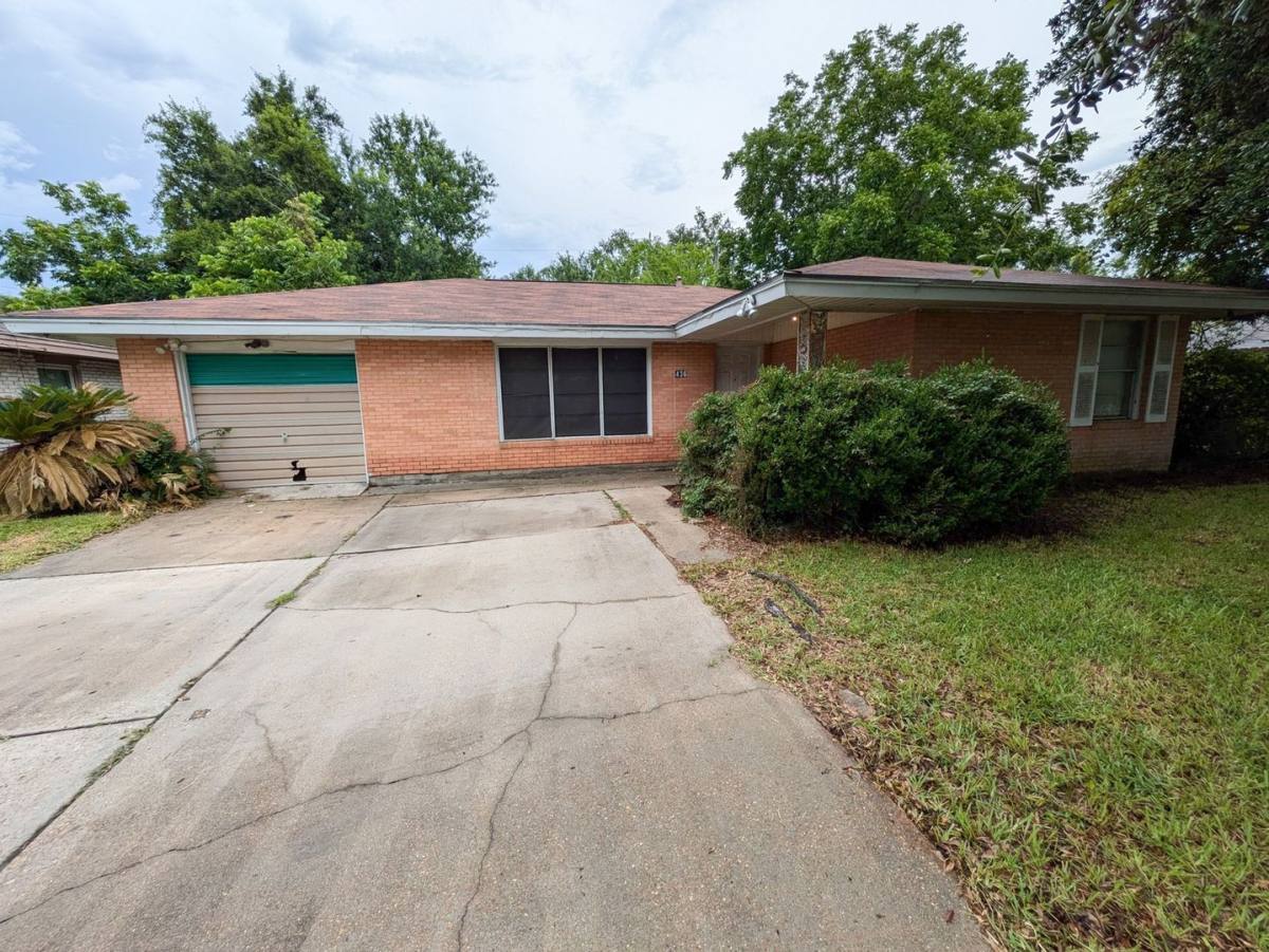 House for rent at 436 Gardenia Ave, Orange, TX 77630