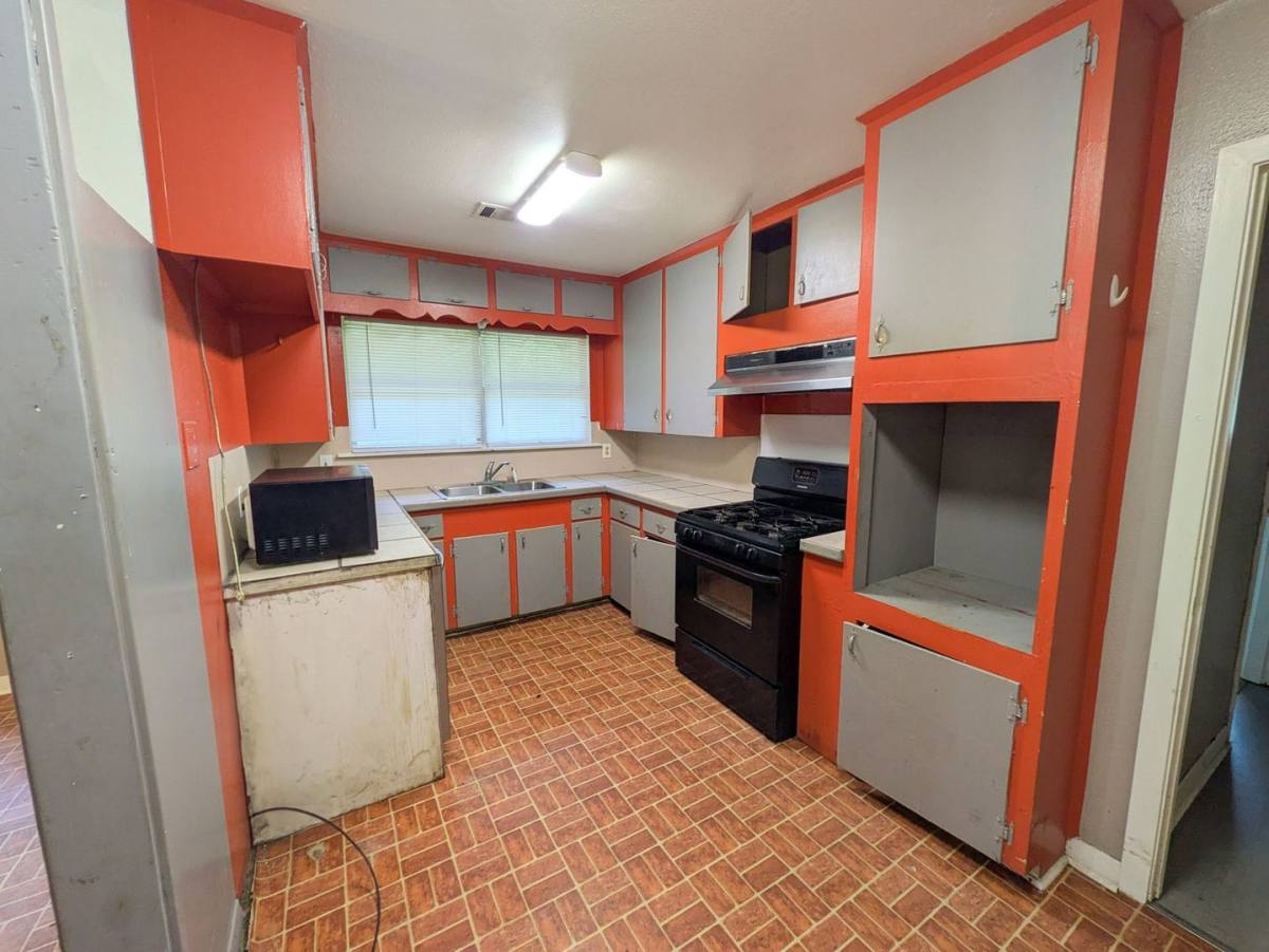 House for rent at 436 Gardenia Ave, Orange, TX 77630