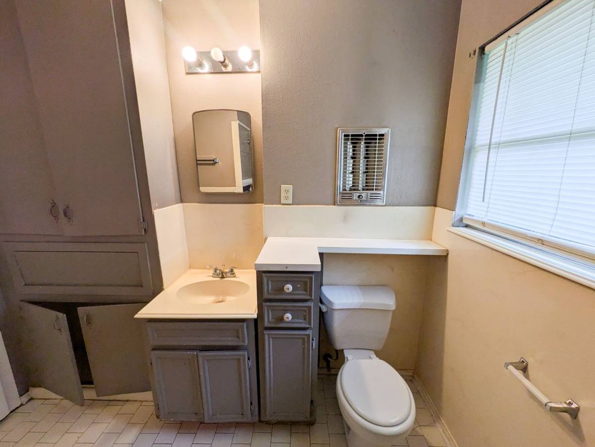 House for rent at 436 Gardenia Ave, Orange, TX 77630