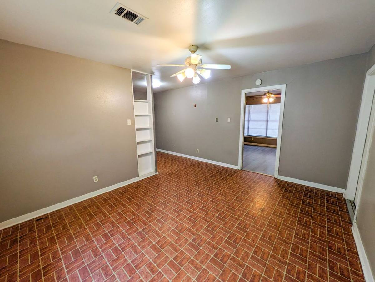 House for rent at 436 Gardenia Ave, Orange, TX 77630