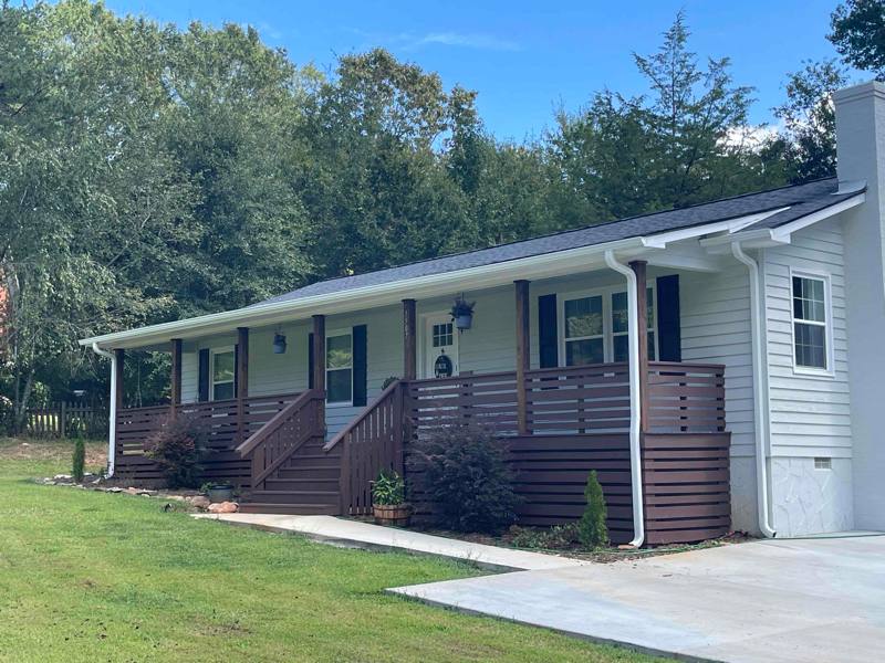 House for rent at 1507 Fort Hill Dr, Seneca, SC 29678