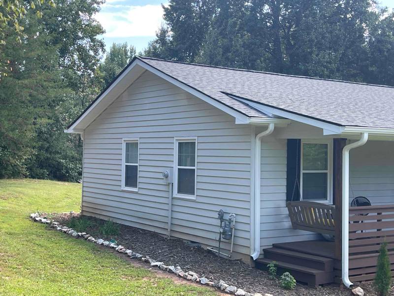 House for rent at 1507 Fort Hill Dr, Seneca, SC 29678