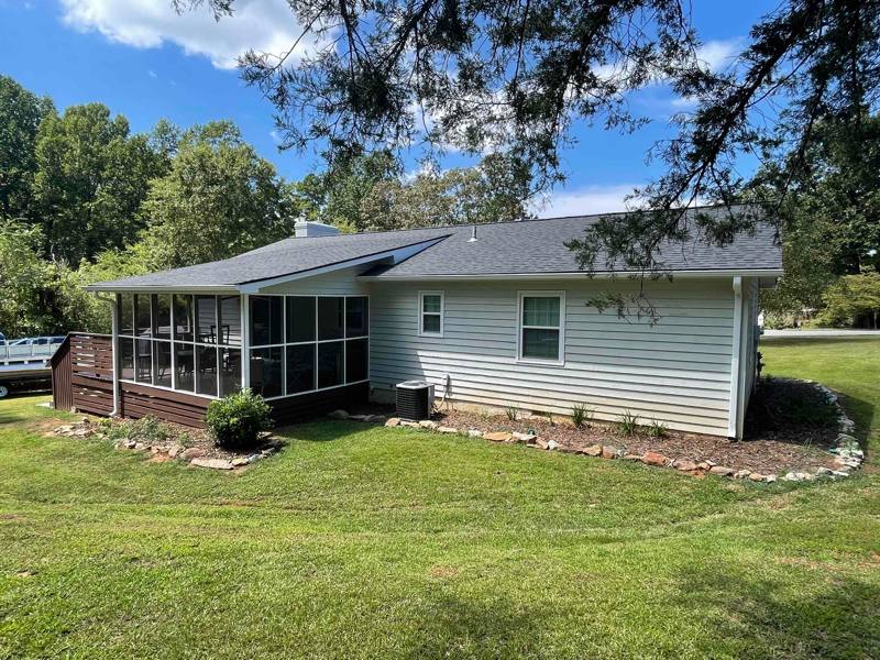 House for rent at 1507 Fort Hill Dr, Seneca, SC 29678