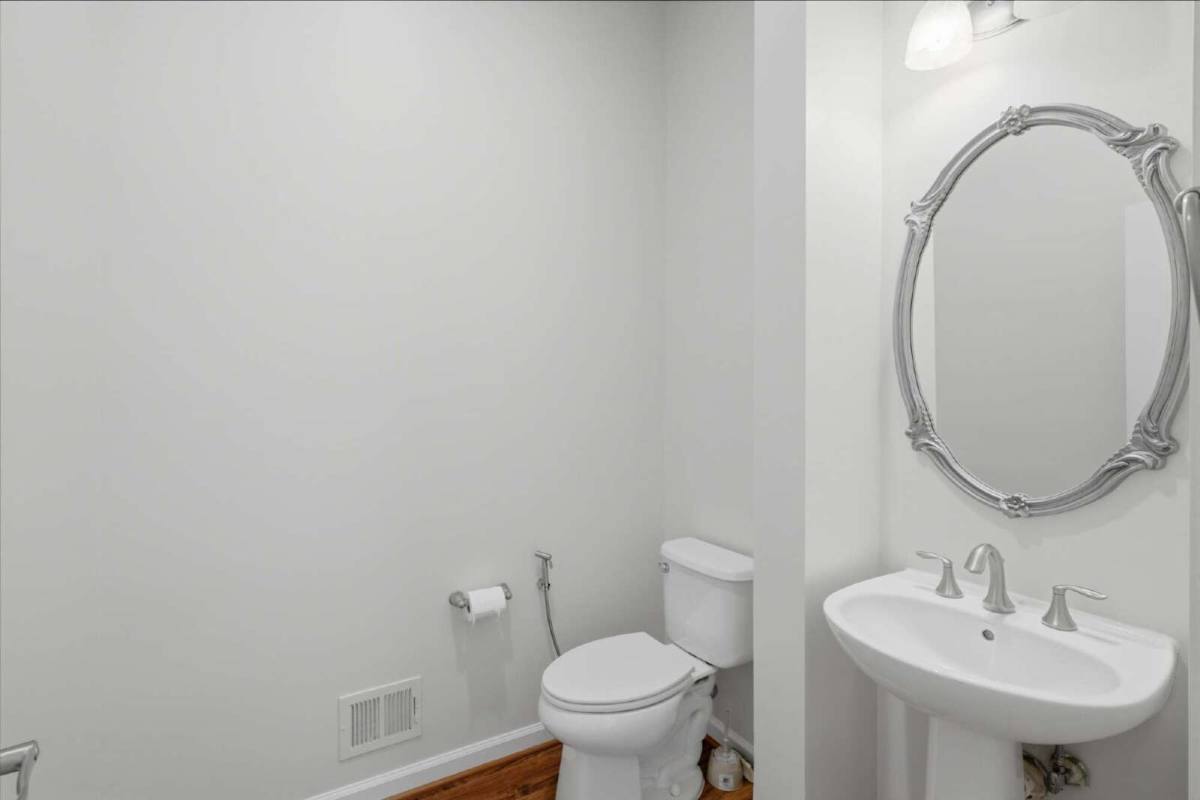 House for rent at 20920 Ashburn Heights Dr, Ashburn, VA 20148