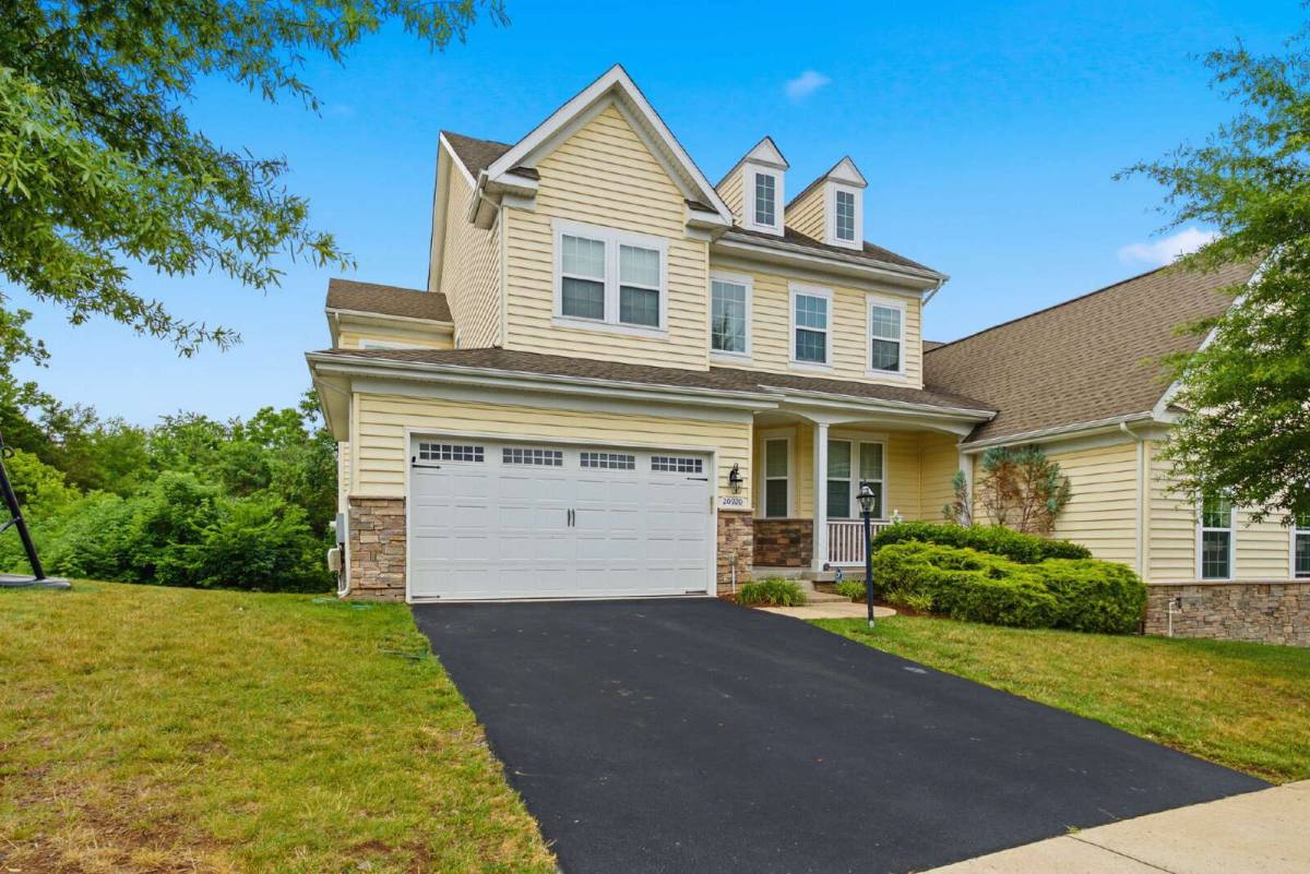 House for rent at 20920 Ashburn Heights Dr, Ashburn, VA 20148